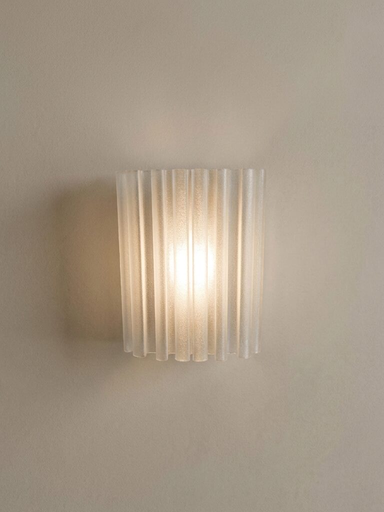 MiraWhiteLightClean